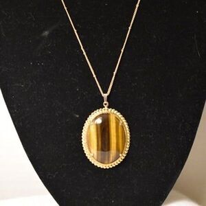 Stunning  Boho Large Tiger's Eye Pendant Gold Tone Lobster Claw Clasp Necklace